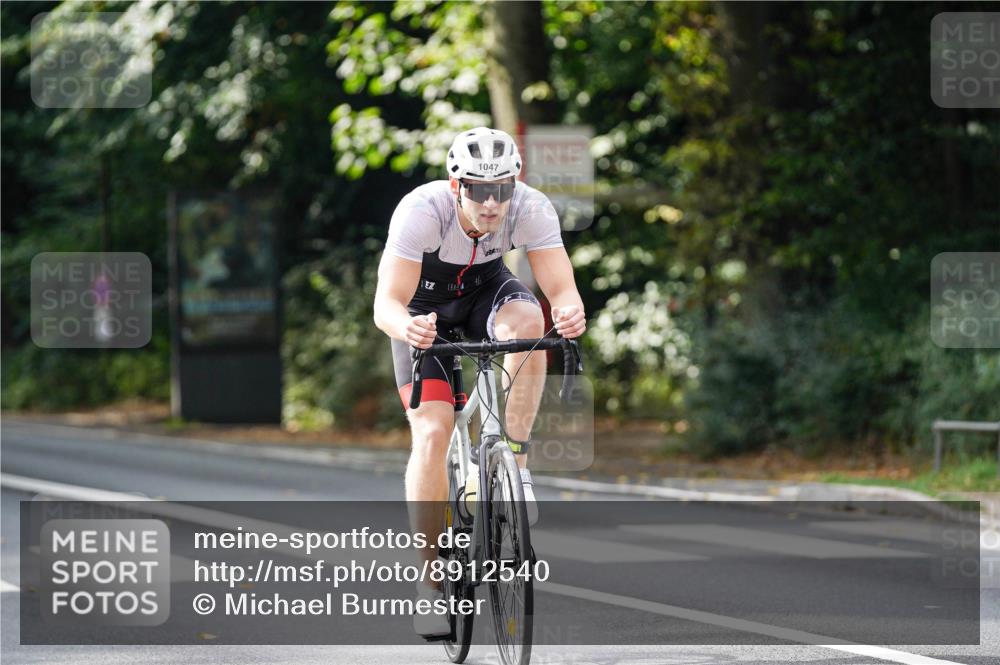 14.09.2025 - Stadtparktriathlon Michael Burmester http://msf.ph/oto/8912540 14.09.2025 11:38:47 Radfahren 855, 943, 1019, 1046, 1047 meine-sportfotos.de