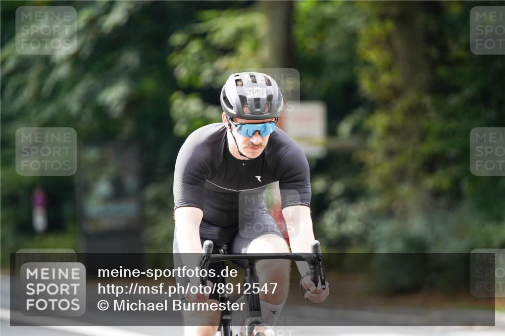 14.09.2025 - Stadtparktriathlon Michael Burmester http://msf.ph/oto/8912547 14.09.2025 11:38:59 Radfahren 998, 1019, 1025, 1086, 1099 meine-sportfotos.de