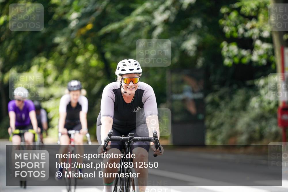 14.09.2025 - Stadtparktriathlon Michael Burmester http://msf.ph/oto/8912550 14.09.2025 11:39:08 Radfahren 949, 952, 1014, 1062, 1086 meine-sportfotos.de