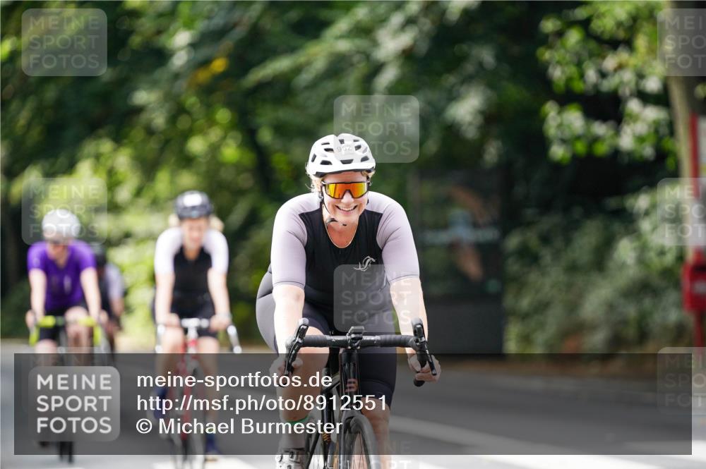 14.09.2025 - Stadtparktriathlon Michael Burmester http://msf.ph/oto/8912551 14.09.2025 11:39:08 Radfahren 949, 952, 1014, 1062, 1086 meine-sportfotos.de