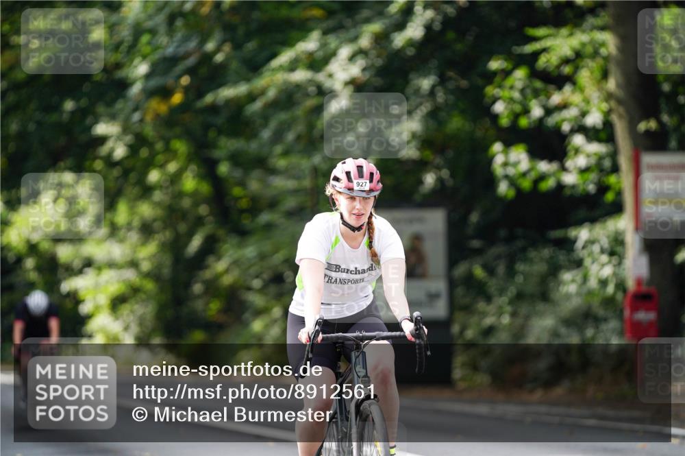 14.09.2025 - Stadtparktriathlon Michael Burmester http://msf.ph/oto/8912561 14.09.2025 11:39:21 Radfahren 927, 960, 1058, 1087, 1091 meine-sportfotos.de
