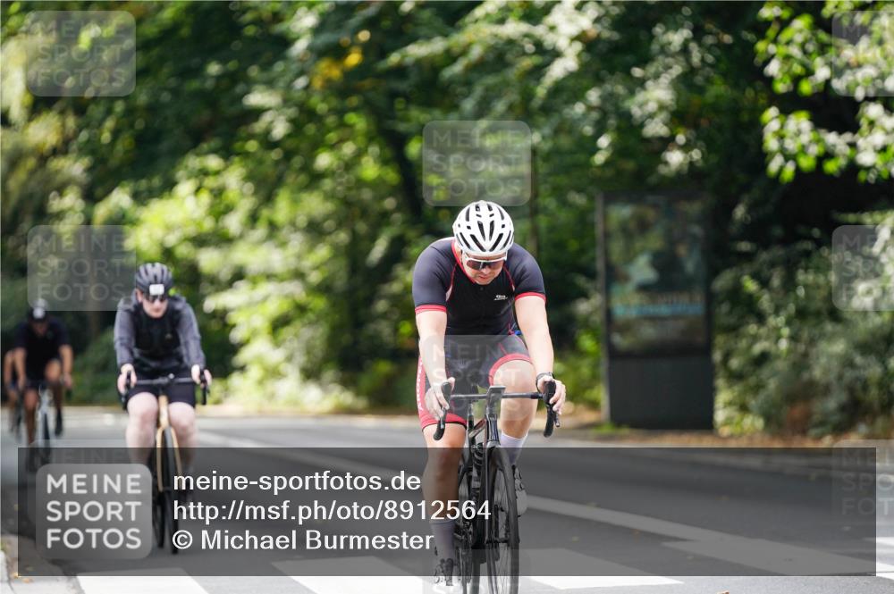 14.09.2025 - Stadtparktriathlon Michael Burmester http://msf.ph/oto/8912564 14.09.2025 11:39:23 Radfahren 927, 940, 960, 1058, 1087, 1091 meine-sportfotos.de