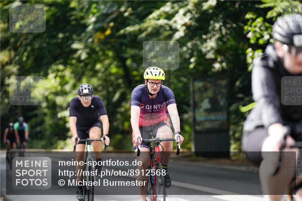 14.09.2025 - Stadtparktriathlon Michael Burmester http://msf.ph/oto/8912568 14.09.2025 11:39:26 Radfahren 927, 940, 960, 1031, 1058, 1073, 1087, 1110 meine-sportfotos.de