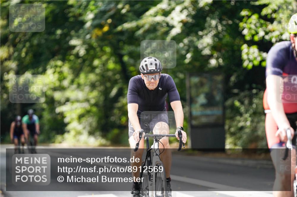 14.09.2025 - Stadtparktriathlon Michael Burmester http://msf.ph/oto/8912569 14.09.2025 11:39:27 Radfahren 927, 940, 960, 1031, 1058, 1073, 1087, 1110 meine-sportfotos.de