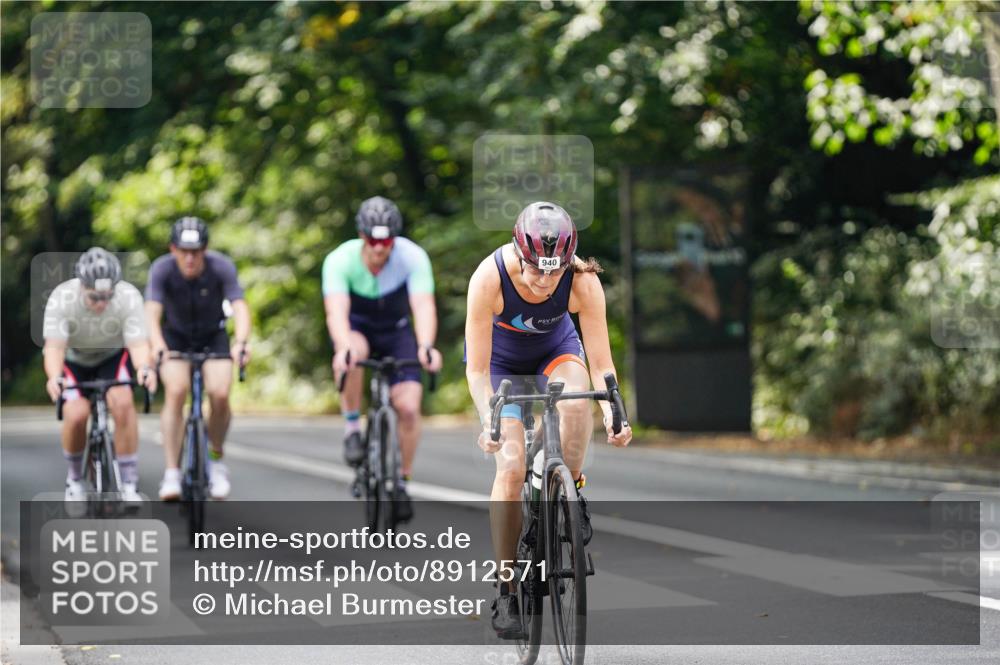 14.09.2025 - Stadtparktriathlon Michael Burmester http://msf.ph/oto/8912571 14.09.2025 11:39:31 Radfahren 940, 960, 1031, 1058, 1073, 1088, 1110 meine-sportfotos.de