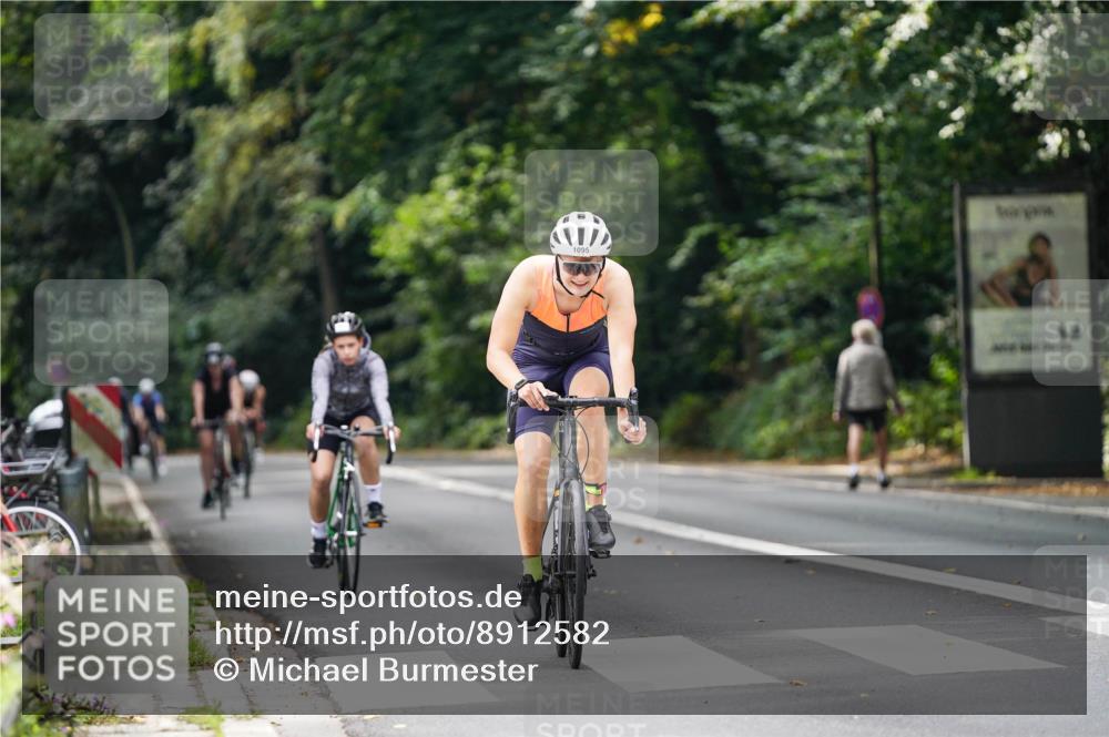14.09.2025 - Stadtparktriathlon Michael Burmester http://msf.ph/oto/8912582 14.09.2025 11:39:48 Radfahren 929, 957, 964, 1063, 1067, 1095, 1108 meine-sportfotos.de