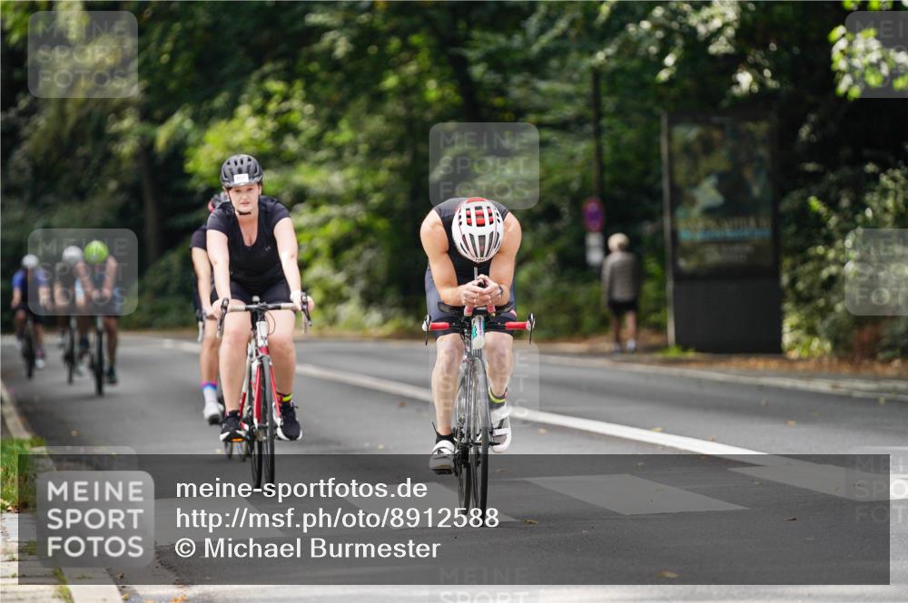 14.09.2025 - Stadtparktriathlon Michael Burmester http://msf.ph/oto/8912588 14.09.2025 11:39:53 Radfahren 929, 957, 964, 1056, 1060, 1063, 1067, 1095 meine-sportfotos.de