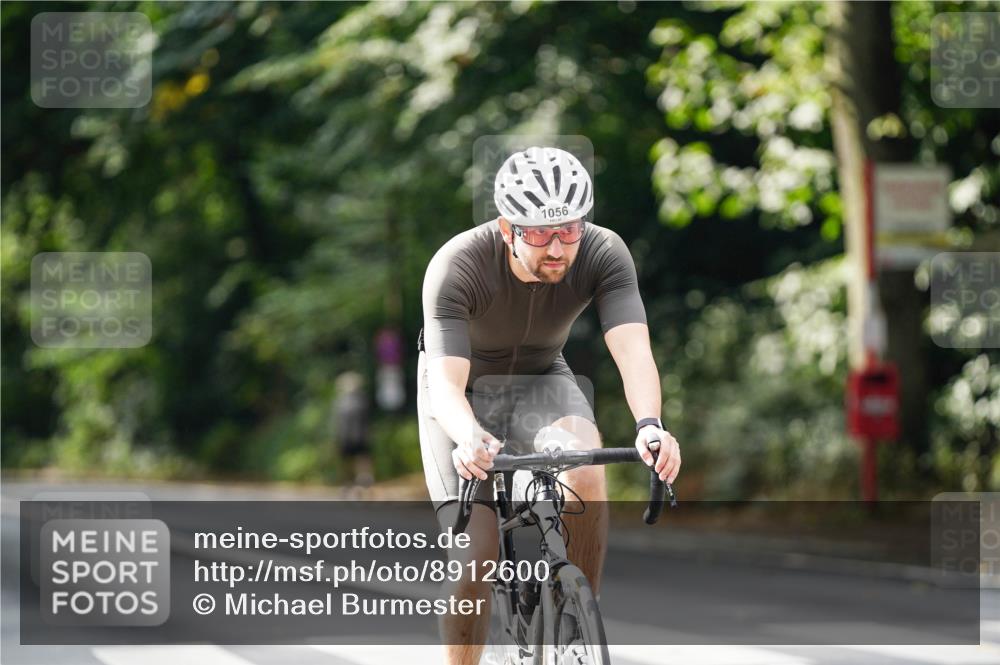 14.09.2025 - Stadtparktriathlon Michael Burmester http://msf.ph/oto/8912600 14.09.2025 11:39:59 Radfahren 822, 929, 945, 957, 1053, 1056, 1060, 1067 meine-sportfotos.de