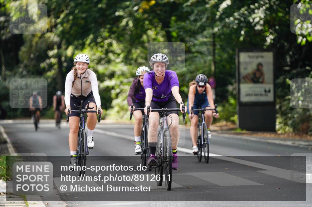 14.09.2025 - Stadtparktriathlon Michael Burmester http://msf.ph/oto/8912611 14.09.2025 11:40:16 Radfahren 968, 972, 1001, 1002, 1049, 1069 meine-sportfotos.de