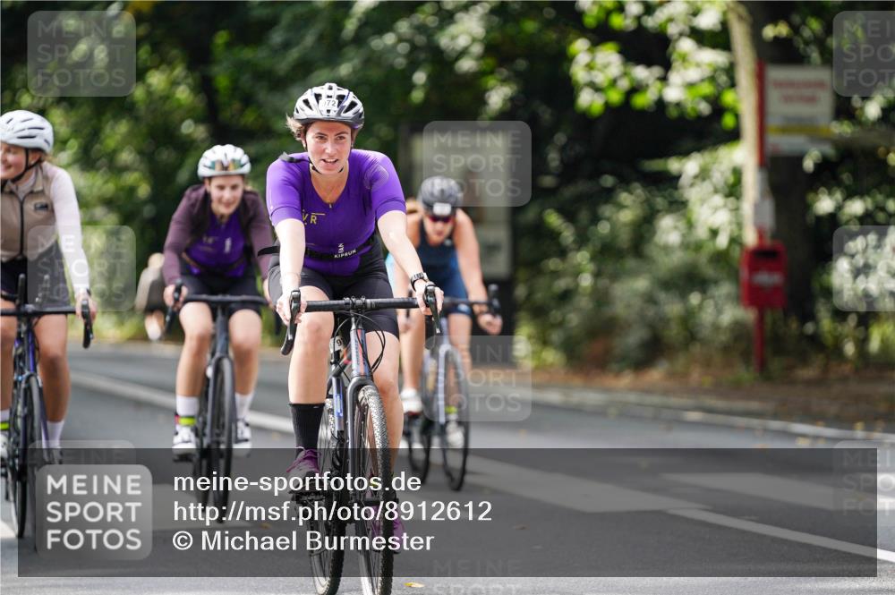 14.09.2025 - Stadtparktriathlon Michael Burmester http://msf.ph/oto/8912612 14.09.2025 11:40:17 Radfahren 968, 972, 1001, 1002, 1049, 1069 meine-sportfotos.de