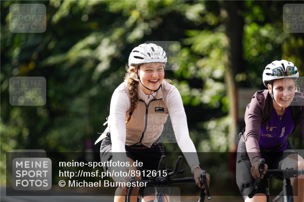 14.09.2025 - Stadtparktriathlon Michael Burmester http://msf.ph/oto/8912615 14.09.2025 11:40:19 Radfahren 968, 972, 1001, 1002, 1049, 1069 meine-sportfotos.de
