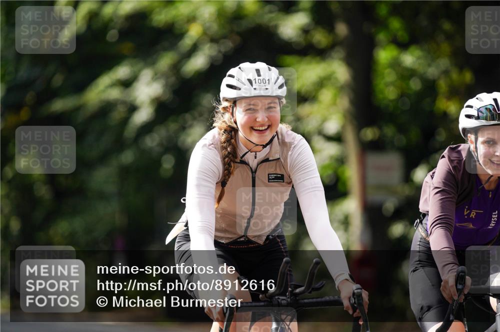 14.09.2025 - Stadtparktriathlon Michael Burmester http://msf.ph/oto/8912616 14.09.2025 11:40:19 Radfahren 968, 972, 1001, 1002, 1049, 1069 meine-sportfotos.de