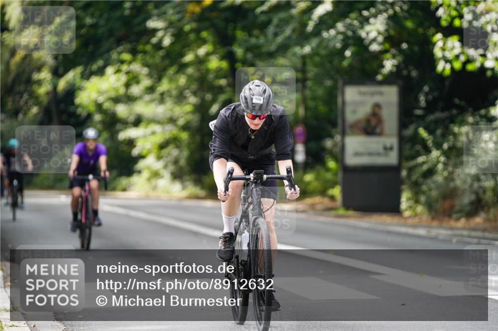 14.09.2025 - Stadtparktriathlon Michael Burmester http://msf.ph/oto/8912632 14.09.2025 11:40:44 Radfahren 857, 948, 950, 966, 967, 978, 1007, 1036, 1089, 1116 meine-sportfotos.de