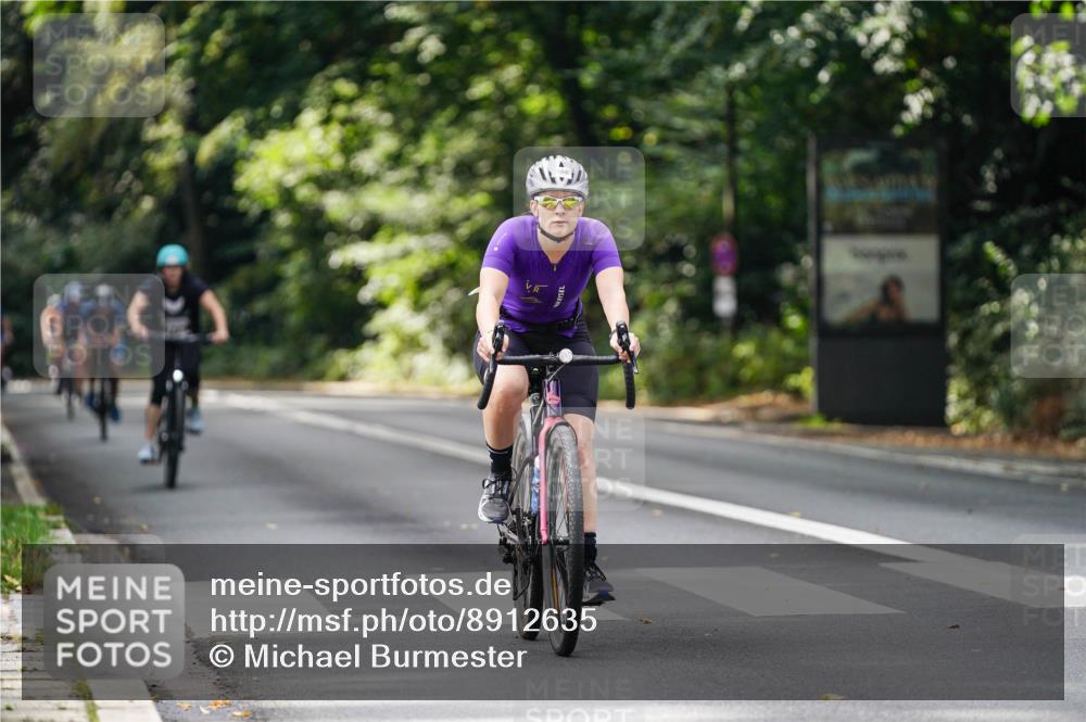 14.09.2025 - Stadtparktriathlon Michael Burmester http://msf.ph/oto/8912635 14.09.2025 11:40:46 Radfahren 857, 948, 966, 978, 1006, 1036, 1089, 1116 meine-sportfotos.de