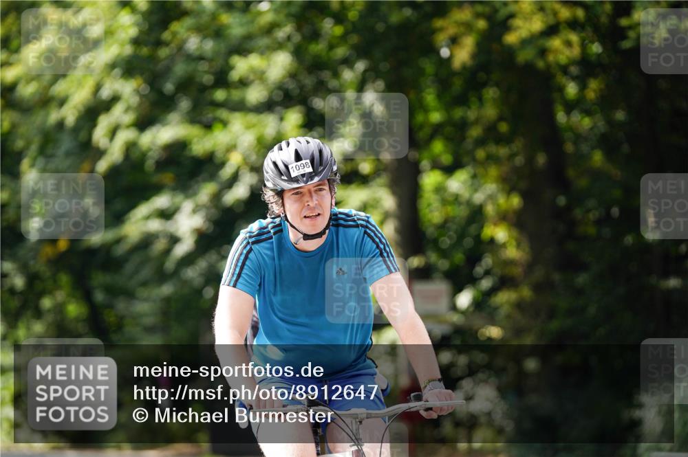 14.09.2025 - Stadtparktriathlon Michael Burmester http://msf.ph/oto/8912647 14.09.2025 11:41:00 Radfahren 958, 992, 1071, 1098 meine-sportfotos.de
