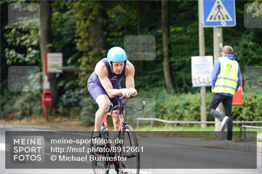 14.09.2025 - Stadtparktriathlon Michael Burmester http://msf.ph/oto/8912661 14.09.2025 11:41:29 Radfahren 942, 986, 1035 meine-sportfotos.de