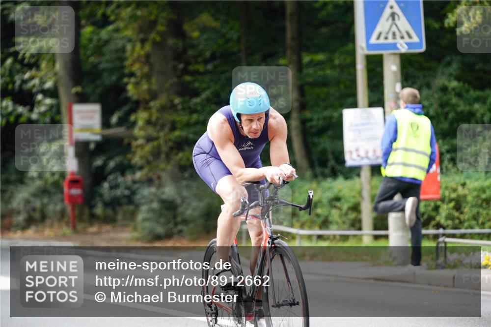 14.09.2025 - Stadtparktriathlon Michael Burmester http://msf.ph/oto/8912662 14.09.2025 11:41:29 Radfahren 942, 986, 1035 meine-sportfotos.de