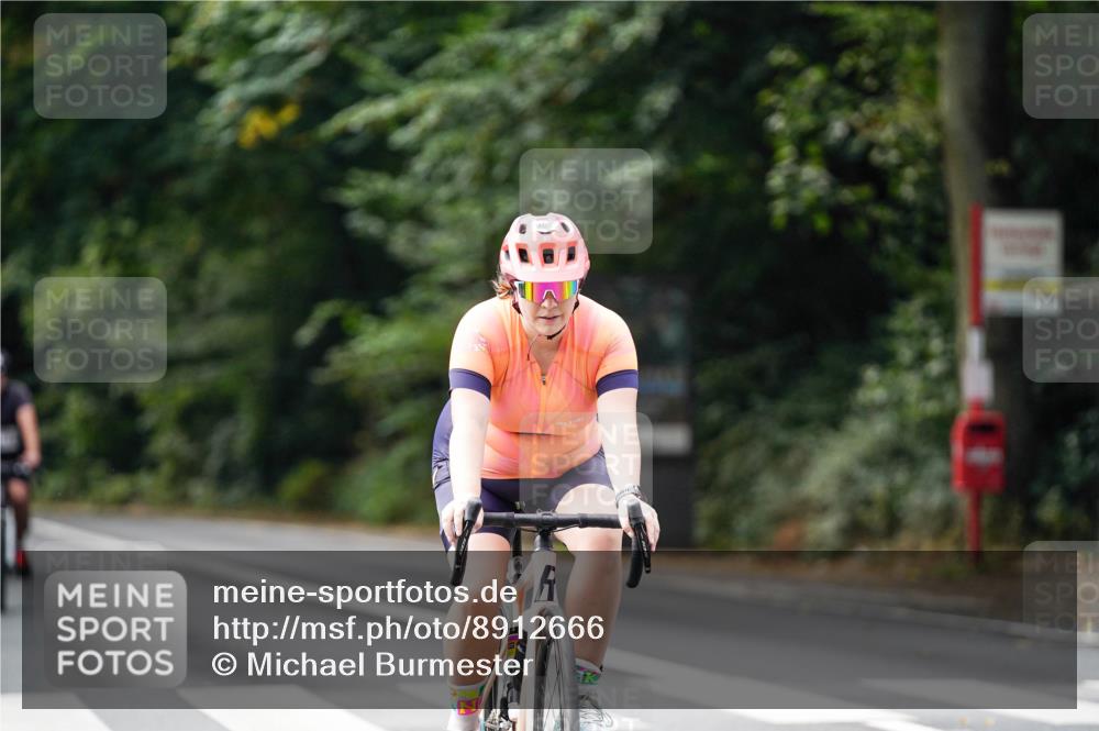 14.09.2025 - Stadtparktriathlon Michael Burmester http://msf.ph/oto/8912666 14.09.2025 11:41:34 Radfahren 930, 942, 986, 1035, 1079 meine-sportfotos.de