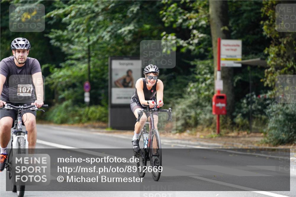 14.09.2025 - Stadtparktriathlon Michael Burmester http://msf.ph/oto/8912669 14.09.2025 11:41:38 Radfahren 930, 986, 1050, 1079 meine-sportfotos.de