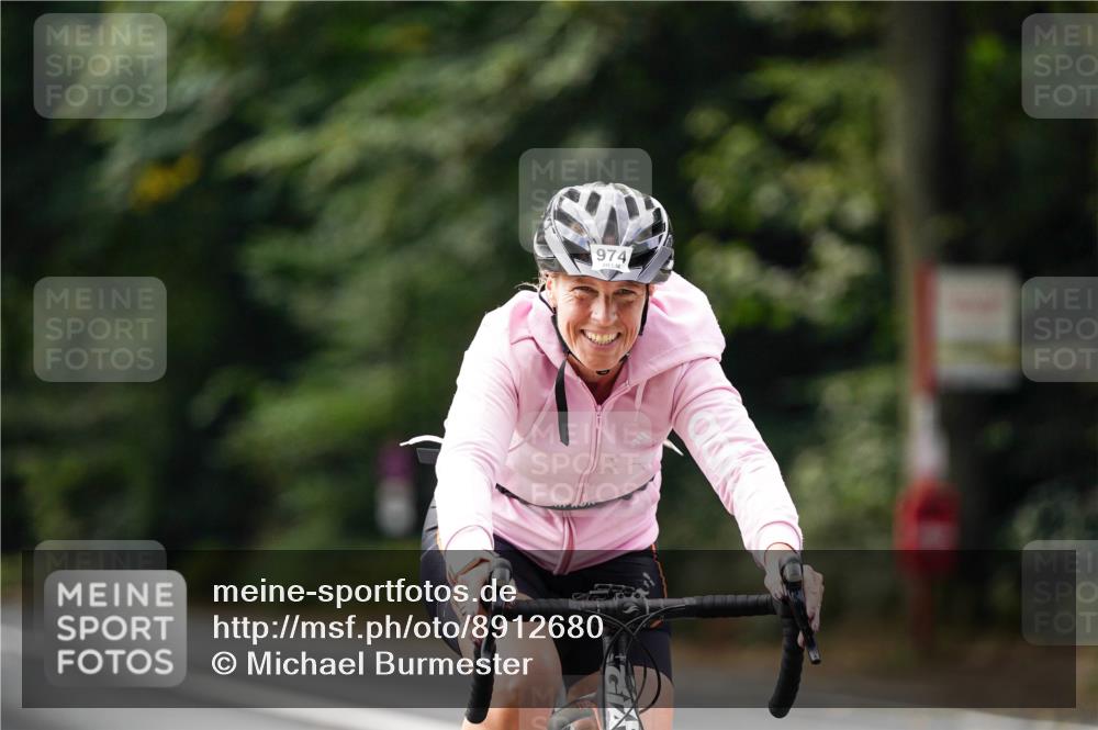 14.09.2025 - Stadtparktriathlon Michael Burmester http://msf.ph/oto/8912680 14.09.2025 11:41:52 Radfahren 970, 974, 1015, 1041, 1068 meine-sportfotos.de