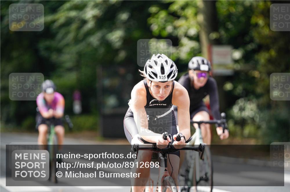 14.09.2025 - Stadtparktriathlon Michael Burmester http://msf.ph/oto/8912698 14.09.2025 11:42:24 Radfahren 934, 935, 962, 969, 979, 994, 1011, 1012, 1023, 1066, 1084 meine-sportfotos.de