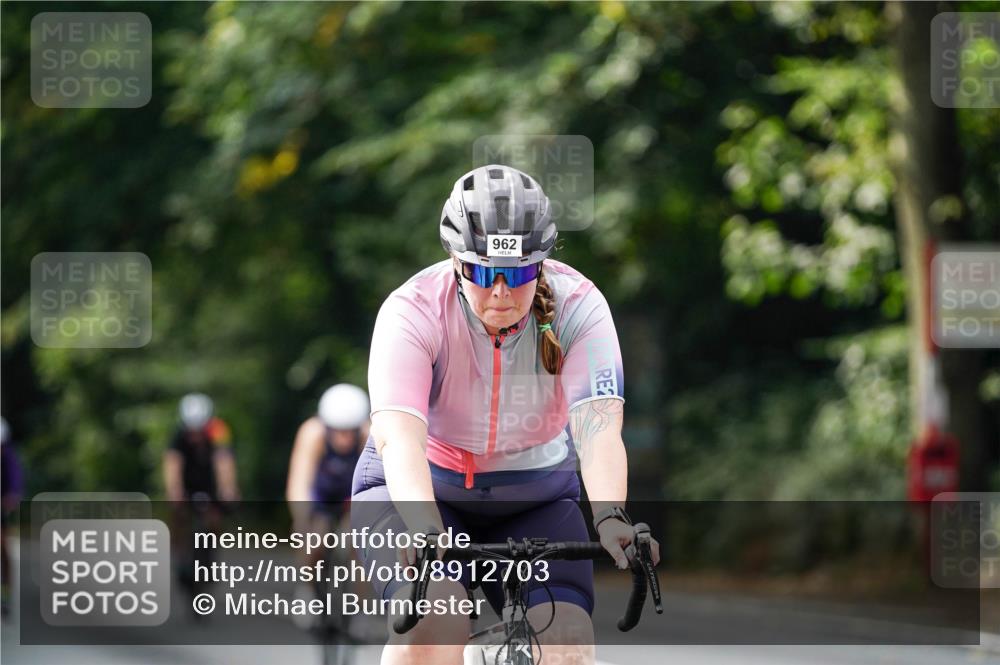 14.09.2025 - Stadtparktriathlon Michael Burmester http://msf.ph/oto/8912703 14.09.2025 11:42:26 Radfahren 934, 935, 962, 969, 979, 1011, 1012, 1023, 1066, 1084, 1092 meine-sportfotos.de
