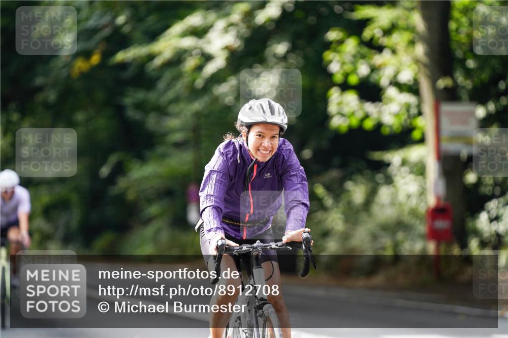 14.09.2025 - Stadtparktriathlon Michael Burmester http://msf.ph/oto/8912708 14.09.2025 11:42:30 Radfahren 934, 962, 979, 993, 1011, 1012, 1023, 1066, 1076, 1092 meine-sportfotos.de