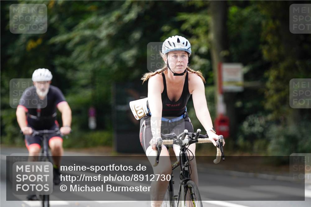 14.09.2025 - Stadtparktriathlon Michael Burmester http://msf.ph/oto/8912730 14.09.2025 11:42:47 Radfahren 824, 926, 990, 1000, 1017, 1072, 1075, 1094, 1103, 1113 meine-sportfotos.de
