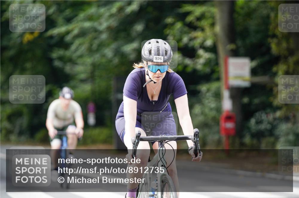 14.09.2025 - Stadtparktriathlon Michael Burmester http://msf.ph/oto/8912735 14.09.2025 11:42:50 Radfahren 824, 926, 990, 1000, 1017, 1029, 1072, 1075, 1094 meine-sportfotos.de