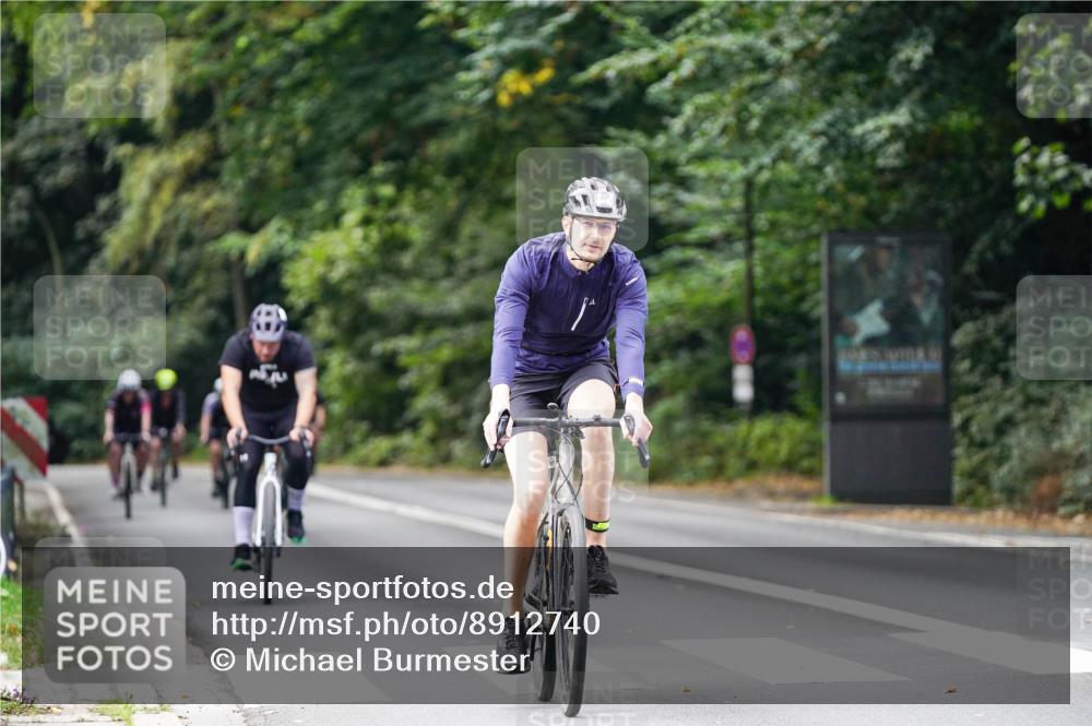 14.09.2025 - Stadtparktriathlon Michael Burmester http://msf.ph/oto/8912740 14.09.2025 11:42:55 Radfahren 789, 824, 926, 941, 976, 990, 1008, 1029, 1055, 1075, 1119 meine-sportfotos.de
