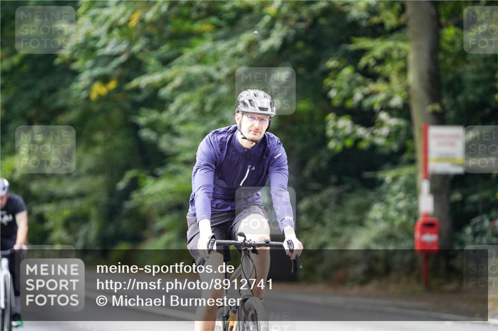 14.09.2025 - Stadtparktriathlon Michael Burmester http://msf.ph/oto/8912741 14.09.2025 11:42:55 Radfahren 789, 824, 926, 941, 976, 990, 1008, 1029, 1055, 1075, 1119 meine-sportfotos.de