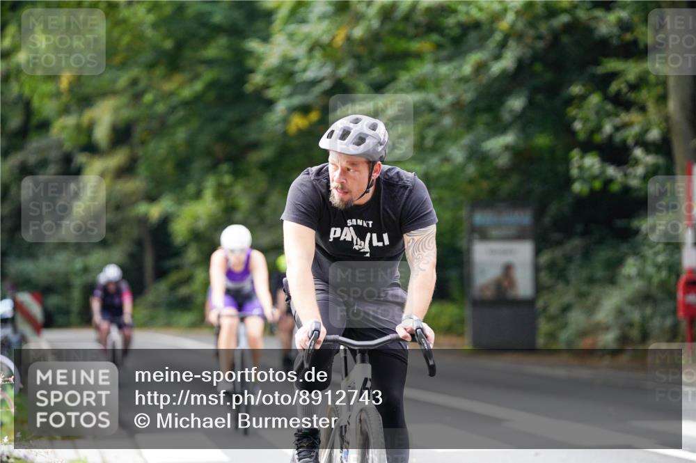 14.09.2025 - Stadtparktriathlon Michael Burmester http://msf.ph/oto/8912743 14.09.2025 11:42:58 Radfahren 789, 824, 941, 976, 990, 1008, 1029, 1055, 1057, 1075, 1119 meine-sportfotos.de