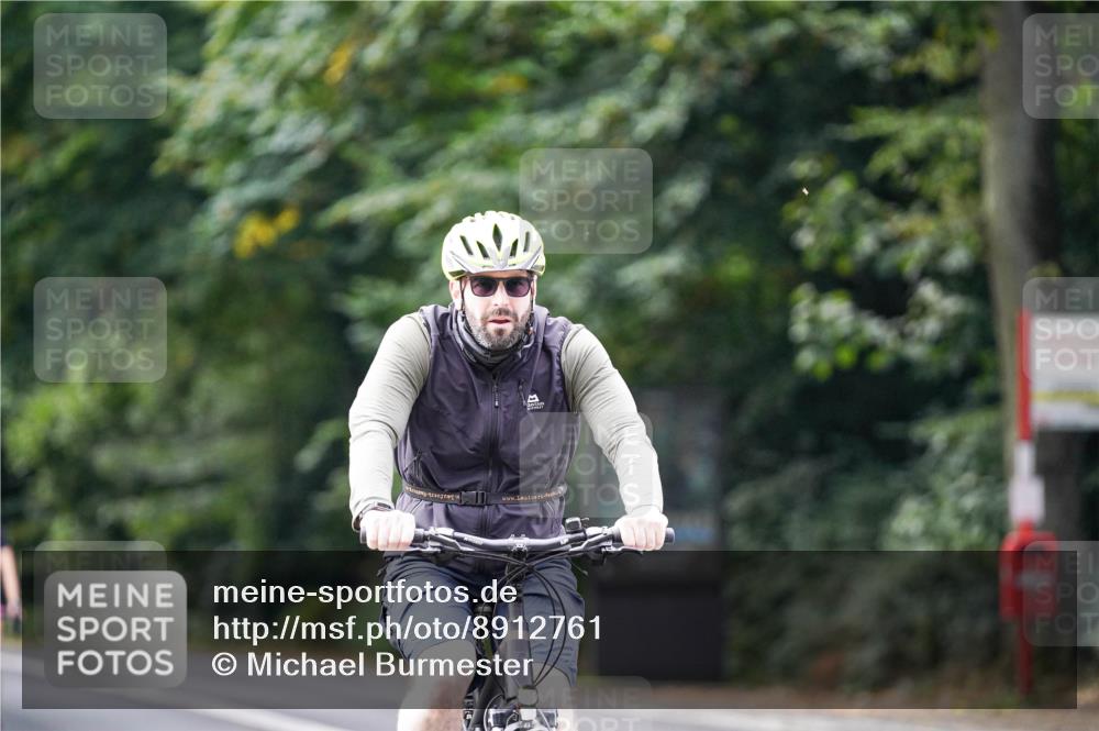 14.09.2025 - Stadtparktriathlon Michael Burmester http://msf.ph/oto/8912761 14.09.2025 11:43:22 Radfahren 946, 961, 985, 1059, 1077, 1117 meine-sportfotos.de
