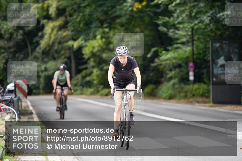 14.09.2025 - Stadtparktriathlon Michael Burmester http://msf.ph/oto/8912762 14.09.2025 11:43:24 Radfahren 961, 985, 1059, 1077, 1117 meine-sportfotos.de