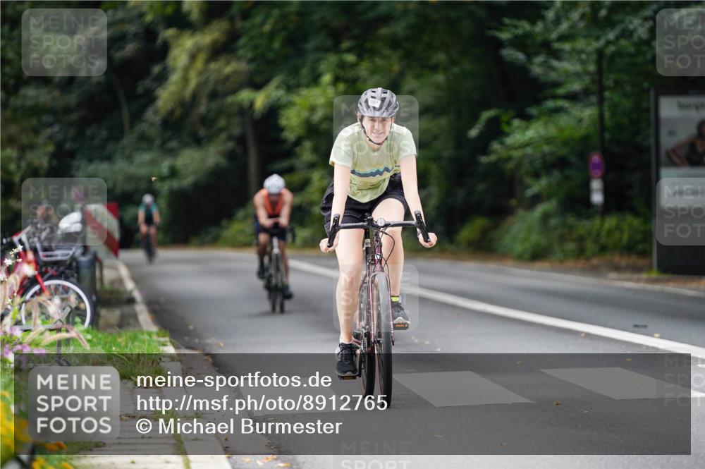 14.09.2025 - Stadtparktriathlon Michael Burmester http://msf.ph/oto/8912765 14.09.2025 11:43:27 Radfahren 961, 985, 1077, 1117 meine-sportfotos.de