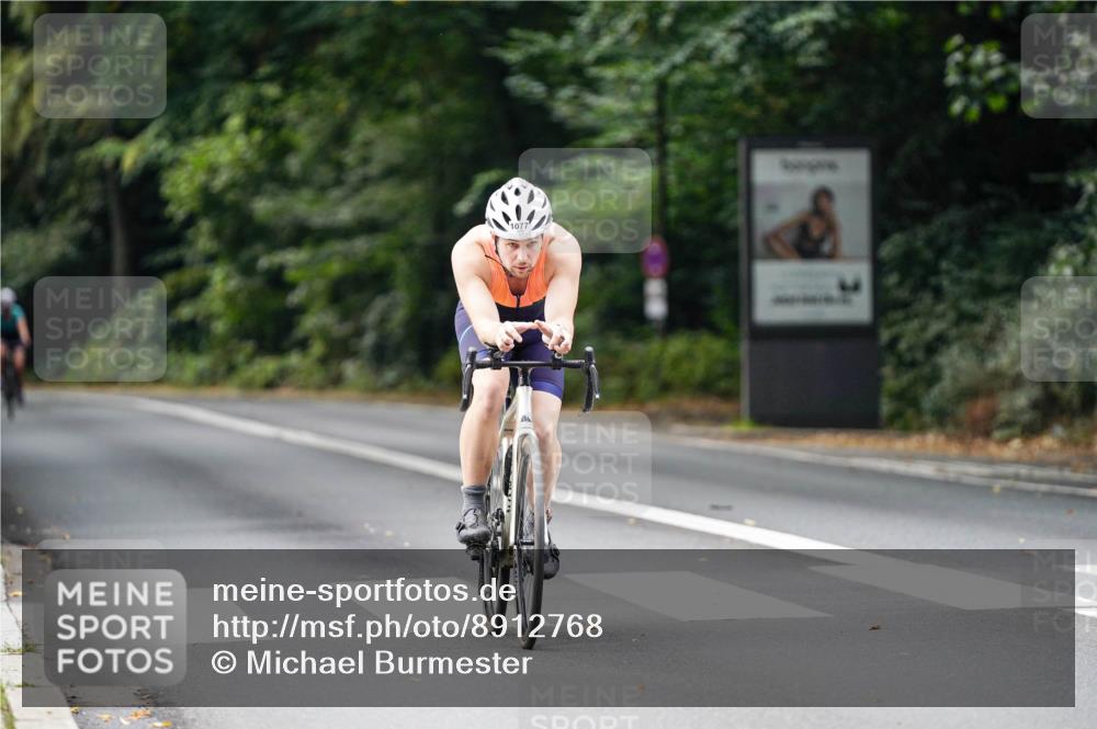 14.09.2025 - Stadtparktriathlon Michael Burmester http://msf.ph/oto/8912768 14.09.2025 11:43:29 Radfahren 961, 985, 1077, 1117 meine-sportfotos.de