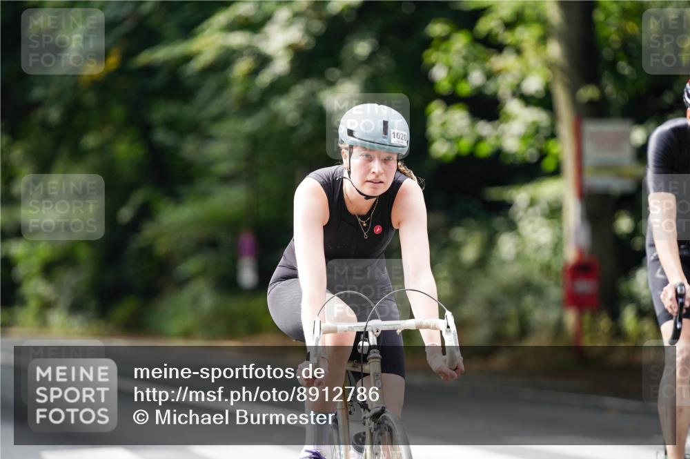 14.09.2025 - Stadtparktriathlon Michael Burmester http://msf.ph/oto/8912786 14.09.2025 11:44:01 Radfahren 1020, 1027, 1083, 1101 meine-sportfotos.de
