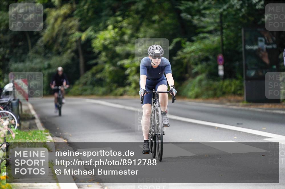 14.09.2025 - Stadtparktriathlon Michael Burmester http://msf.ph/oto/8912788 14.09.2025 11:44:08 Radfahren 925, 996, 1020, 1027, 1101, 1115 meine-sportfotos.de