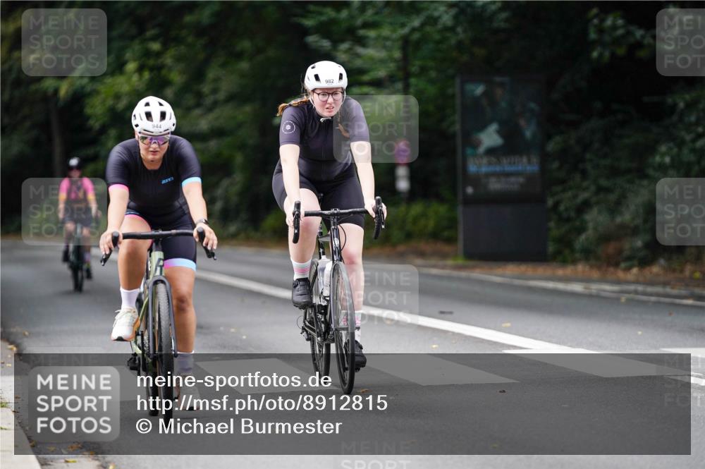 14.09.2025 - Stadtparktriathlon Michael Burmester http://msf.ph/oto/8912815 14.09.2025 11:44:33 Radfahren 931, 938, 944, 973, 982, 989, 1009, 1040, 1051, 1085 meine-sportfotos.de