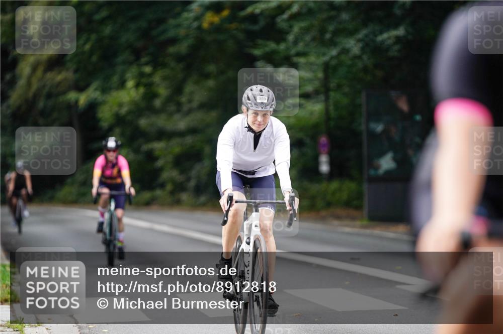 14.09.2025 - Stadtparktriathlon Michael Burmester http://msf.ph/oto/8912818 14.09.2025 11:44:35 Radfahren 931, 938, 944, 973, 982, 989, 995, 1009, 1051, 1085 meine-sportfotos.de