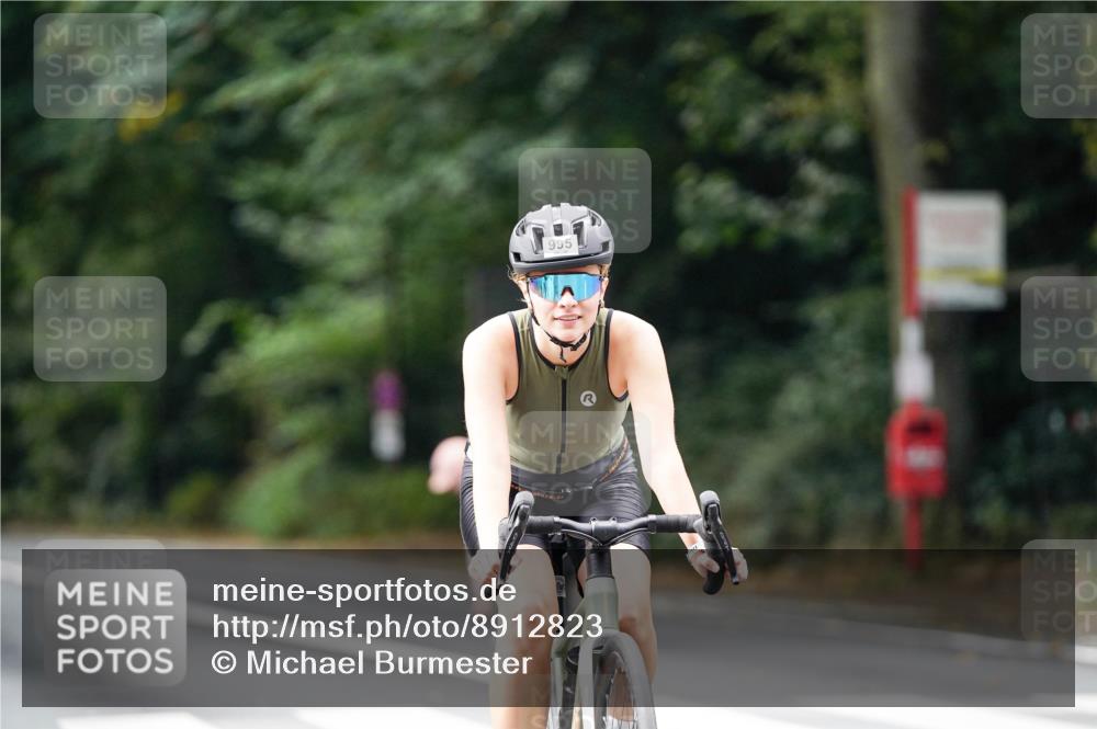 14.09.2025 - Stadtparktriathlon Michael Burmester http://msf.ph/oto/8912823 14.09.2025 11:44:42 Radfahren 938, 989, 995, 1018, 1043, 1080, 1102 meine-sportfotos.de