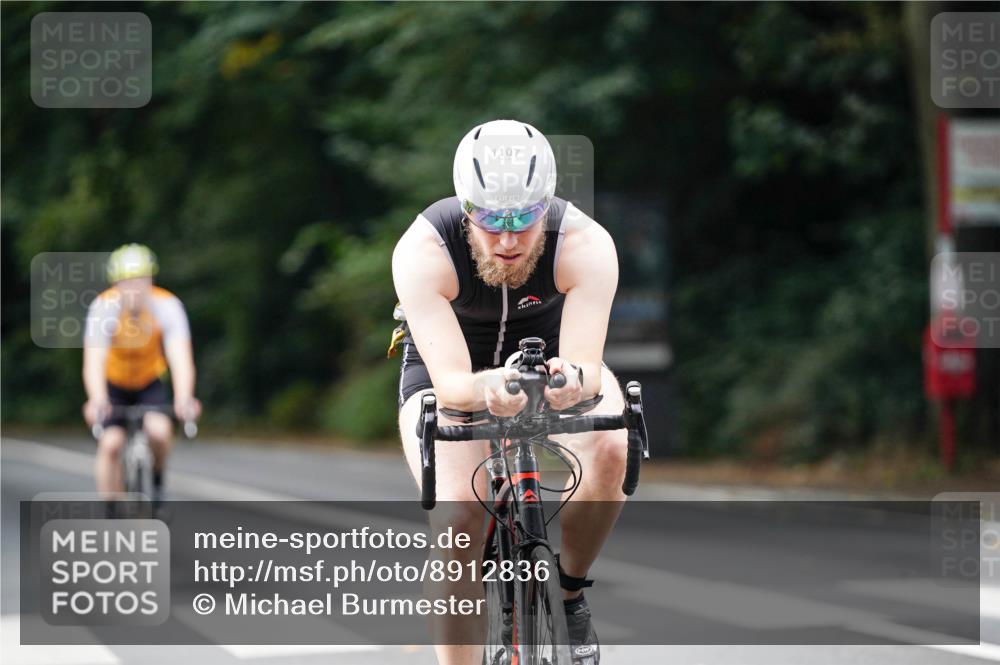 14.09.2025 - Stadtparktriathlon Michael Burmester http://msf.ph/oto/8912836 14.09.2025 11:44:57 Radfahren 987, 1048, 1107 meine-sportfotos.de