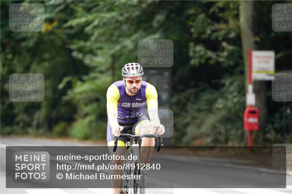 14.09.2025 - Stadtparktriathlon Michael Burmester http://msf.ph/oto/8912840 14.09.2025 11:45:11 Radfahren 1054 meine-sportfotos.de