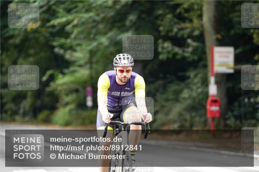 14.09.2025 - Stadtparktriathlon Michael Burmester http://msf.ph/oto/8912841 14.09.2025 11:45:11 Radfahren 1054 meine-sportfotos.de