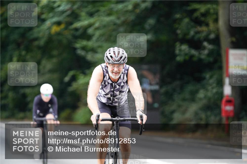 14.09.2025 - Stadtparktriathlon Michael Burmester http://msf.ph/oto/8912853 14.09.2025 11:45:34 Radfahren 963, 975, 981, 1033, 1064 meine-sportfotos.de