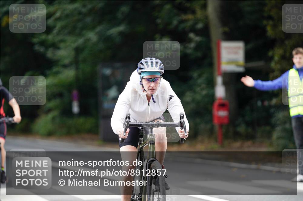 14.09.2025 - Stadtparktriathlon Michael Burmester http://msf.ph/oto/8912857 14.09.2025 11:45:39 Radfahren 963, 975, 981, 1064 meine-sportfotos.de