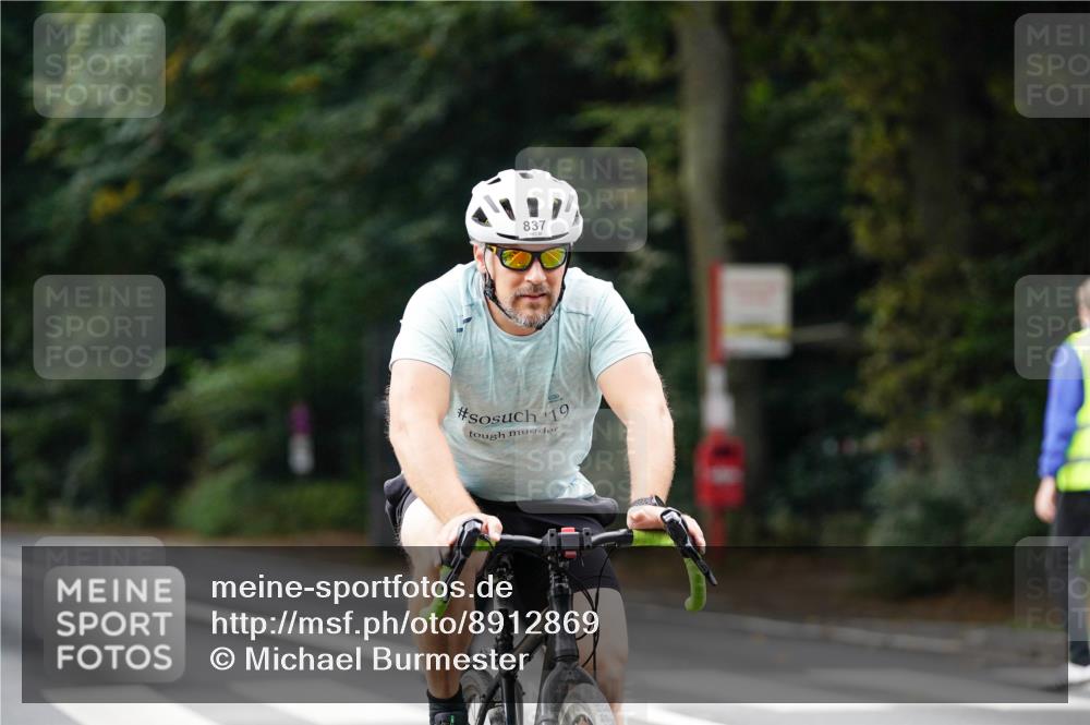 14.09.2025 - Stadtparktriathlon Michael Burmester http://msf.ph/oto/8912869 14.09.2025 11:46:03 Radfahren 837, 924, 1047, 1096 meine-sportfotos.de