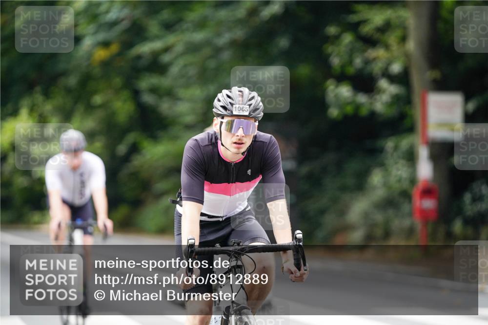 14.09.2025 - Stadtparktriathlon Michael Burmester http://msf.ph/oto/8912889 14.09.2025 11:46:28 Radfahren 943, 1062, 1065, 1086 meine-sportfotos.de