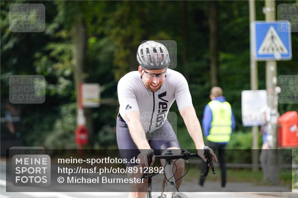 14.09.2025 - Stadtparktriathlon Michael Burmester http://msf.ph/oto/8912892 14.09.2025 11:46:30 Radfahren 943, 1031, 1062, 1065, 1086 meine-sportfotos.de