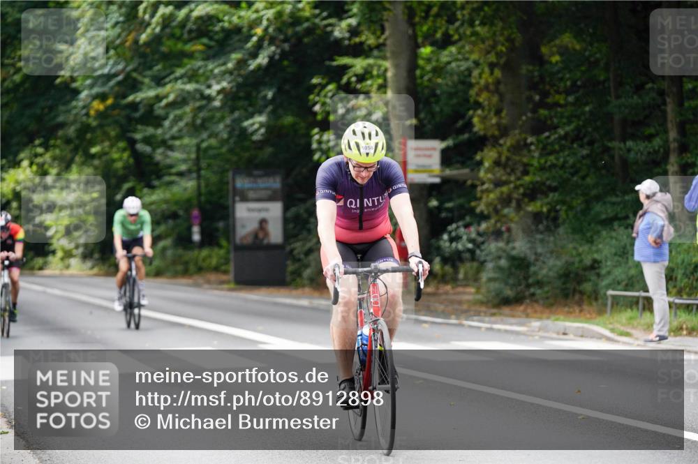 14.09.2025 - Stadtparktriathlon Michael Burmester http://msf.ph/oto/8912898 14.09.2025 11:46:41 Radfahren 939, 1025, 1031, 1058, 1063, 1087 meine-sportfotos.de